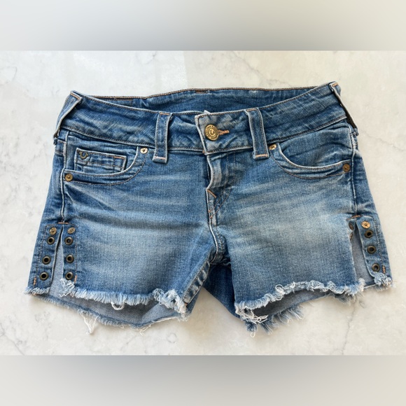 True Religion Y2K Blue Distressed Denim Cut Off Style Shorts with Grommet Slit - Picture 2 of 6